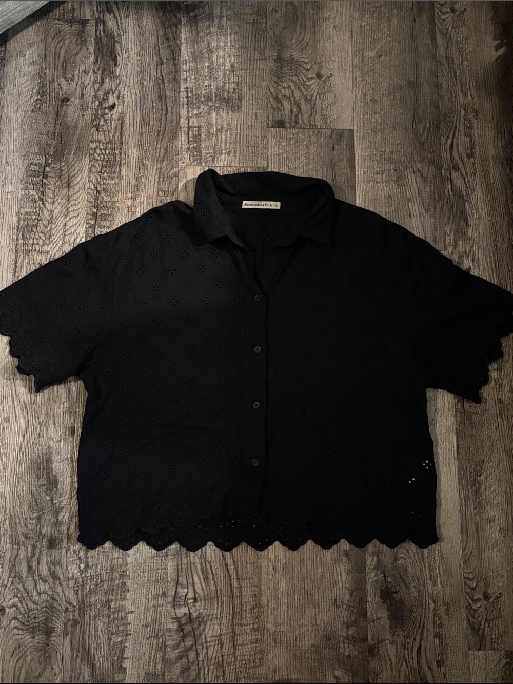 Abercrombie & Fitch Eyelet Scalloped Button-Down Top - Black - Size Large